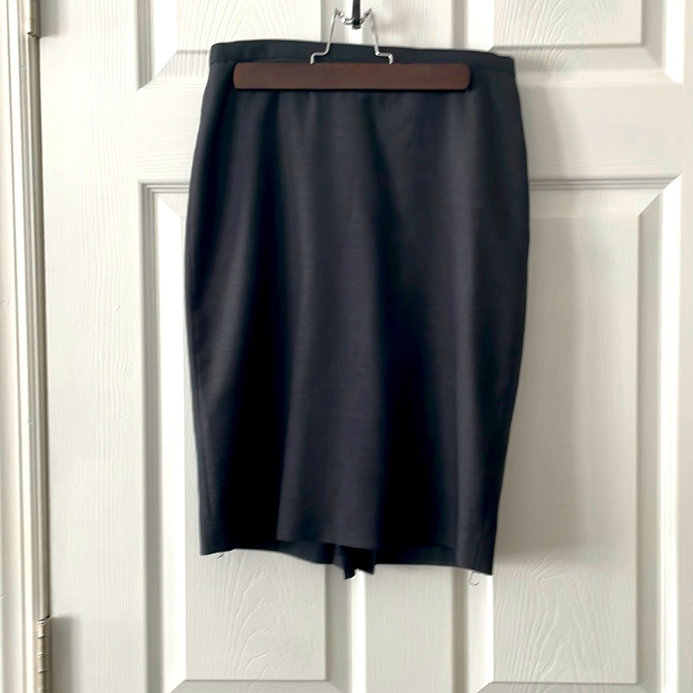 Tahari grey skirt